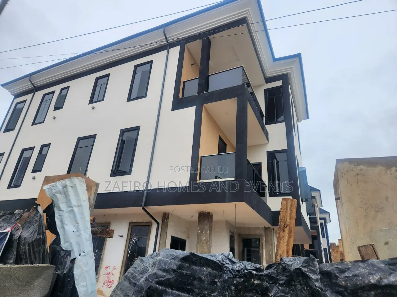 7bdrm Duplex in Magodo Phase 2 for sale in GRA Phase 2 Shangisha