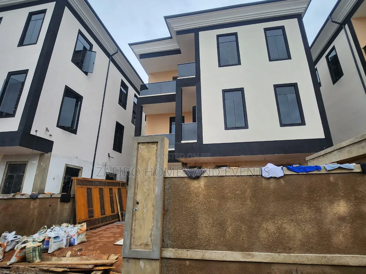 7bdrm Duplex in Magodo Phase 2 for sale in GRA Phase 2 Shangisha