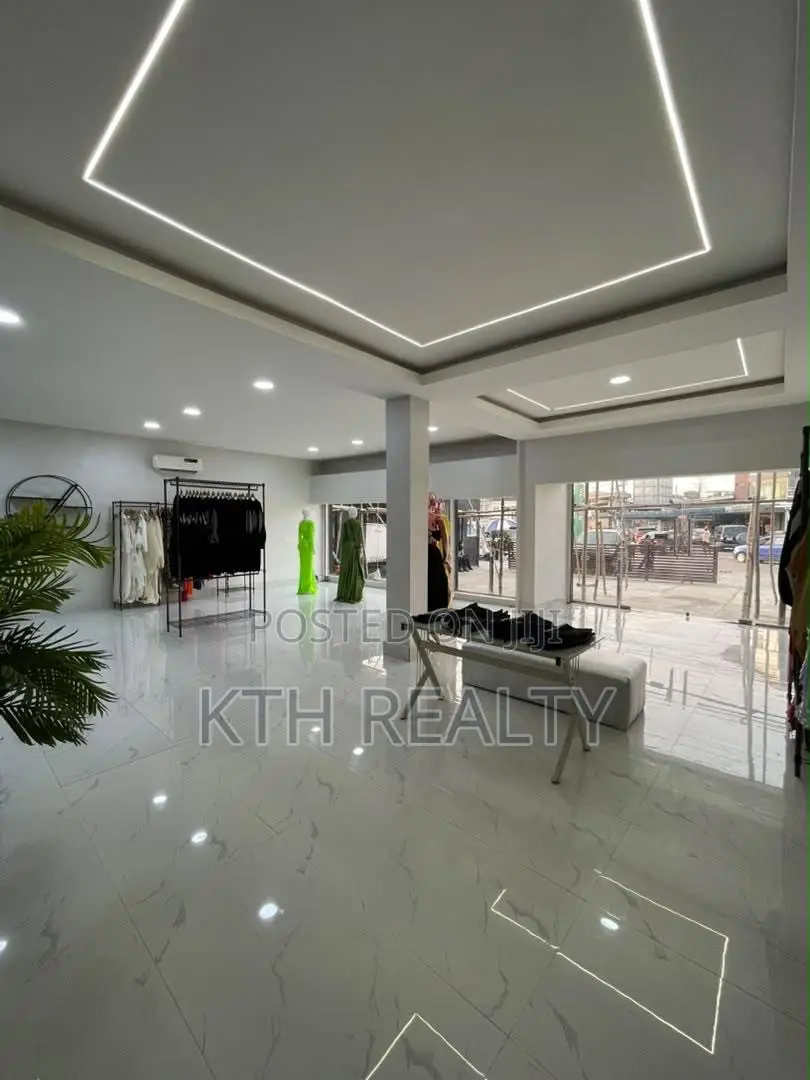 100sqm Commercial Space in Victoria Island Extension