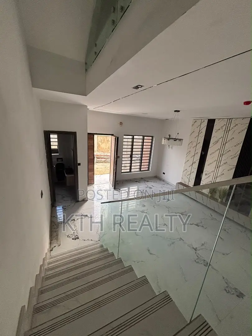 3bdrm Apartment in Lekki for sale in Lekki Phase 1