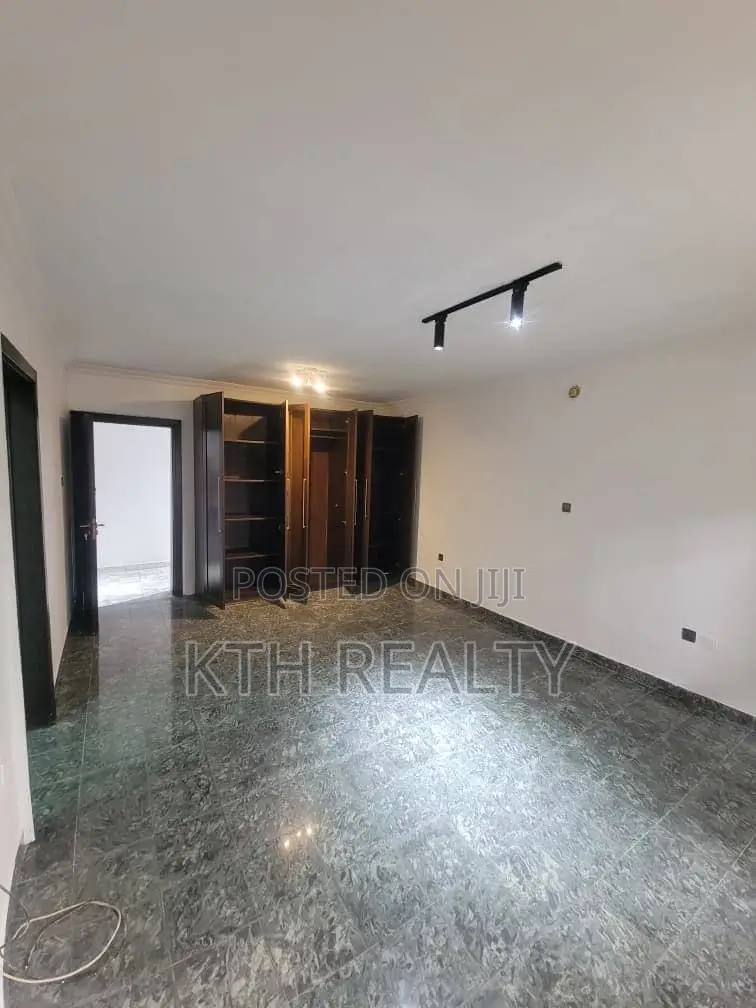 3bdrm Apartment in Old Ikoyi for rent in Old Ikoyi