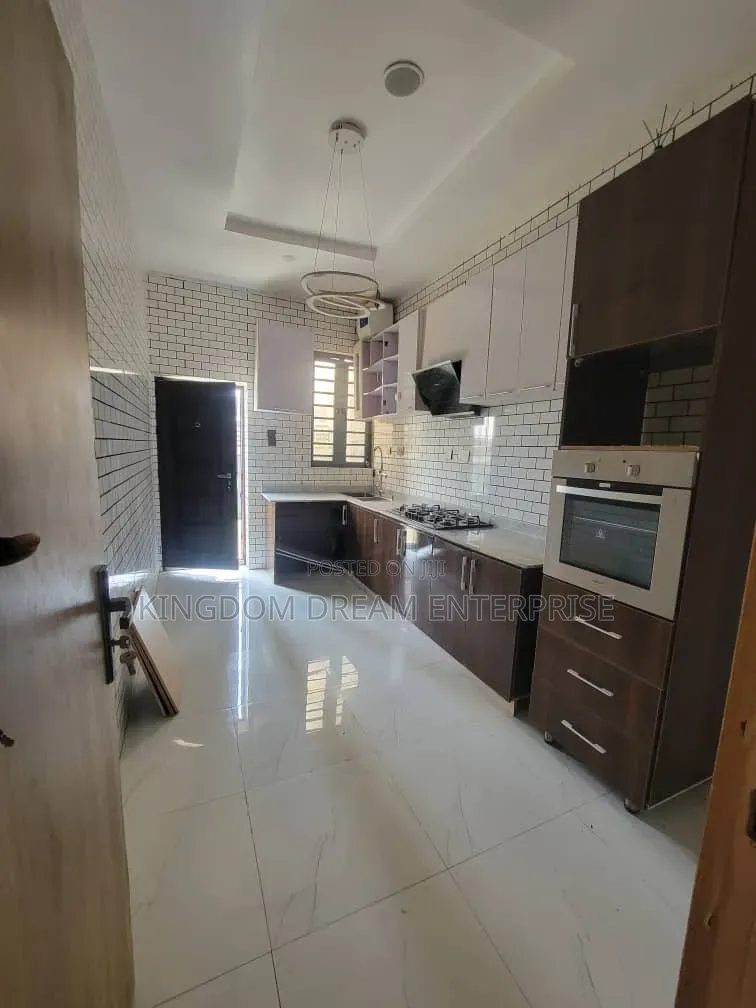 3bdrm Duplex in Orchid Lekki Lagos for rent in Lekki Phase 1