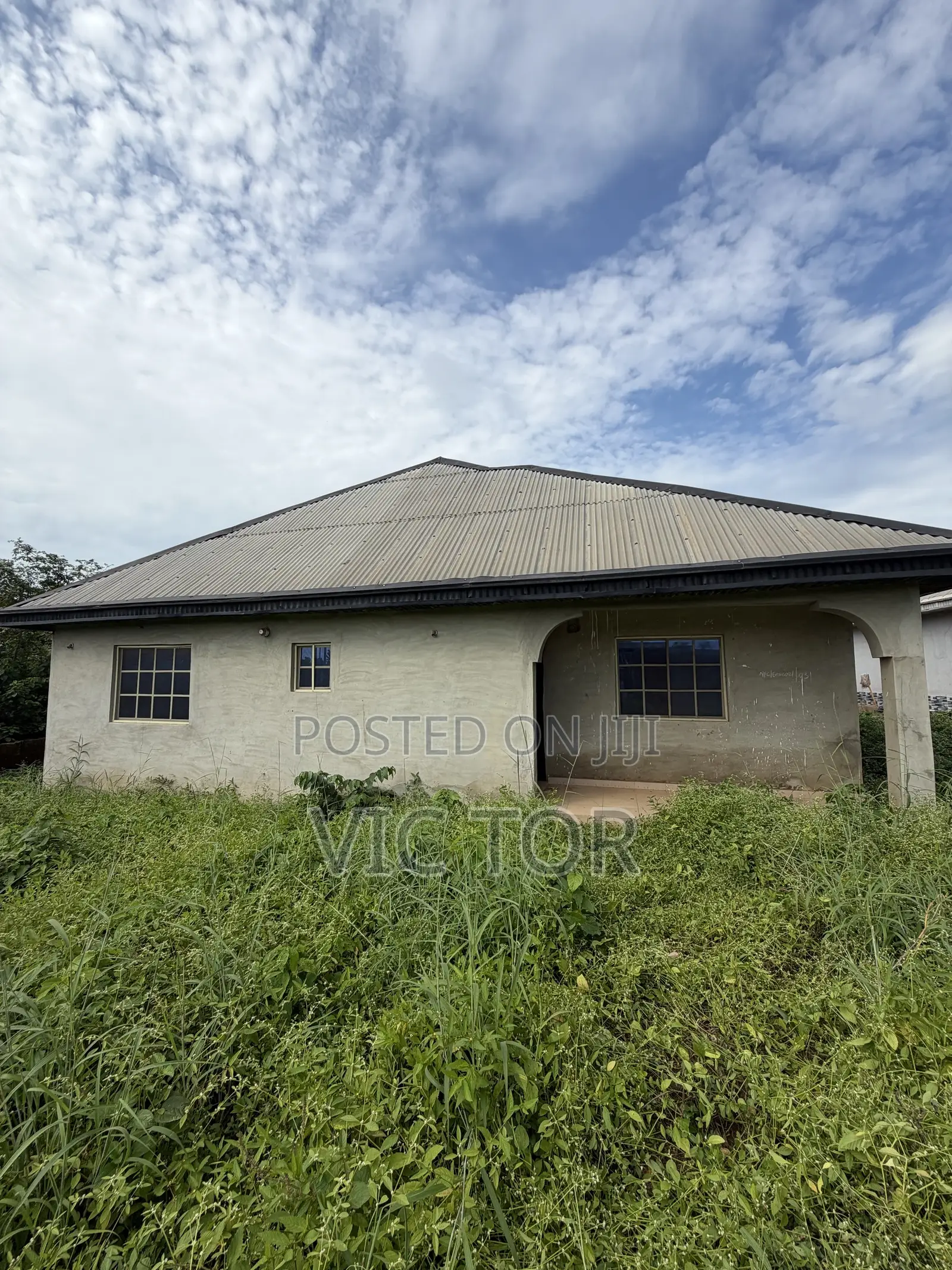 3bdrm House in Olomo Estate, Ido for sale in Ido