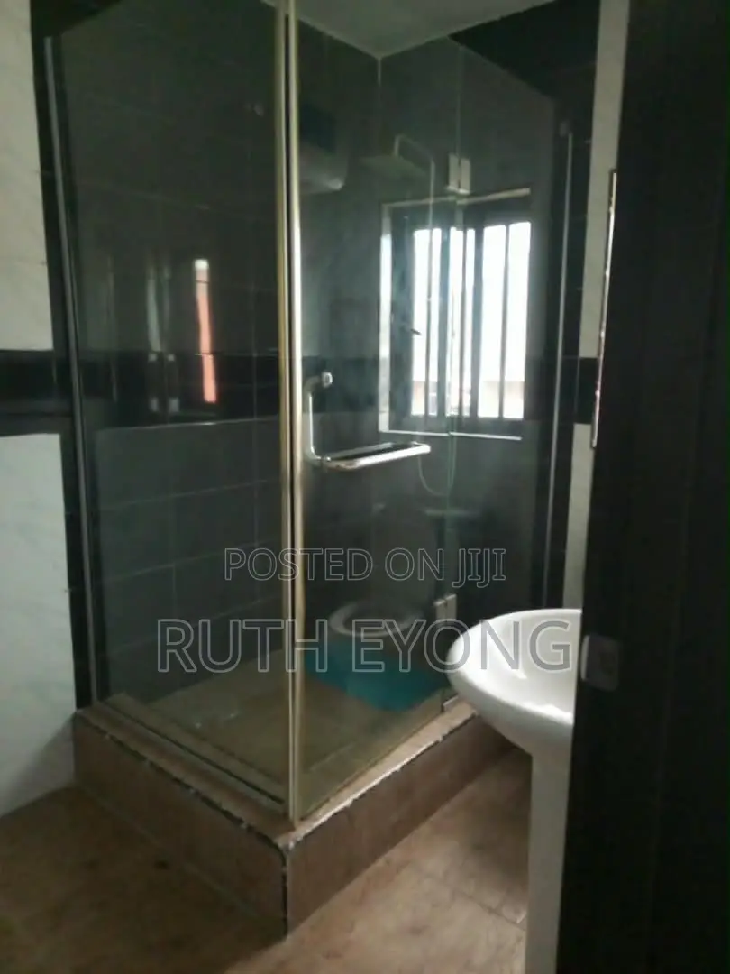 3bdrm Bedsitter in Lekki Phase 1 for rent in Lekki Phase 1