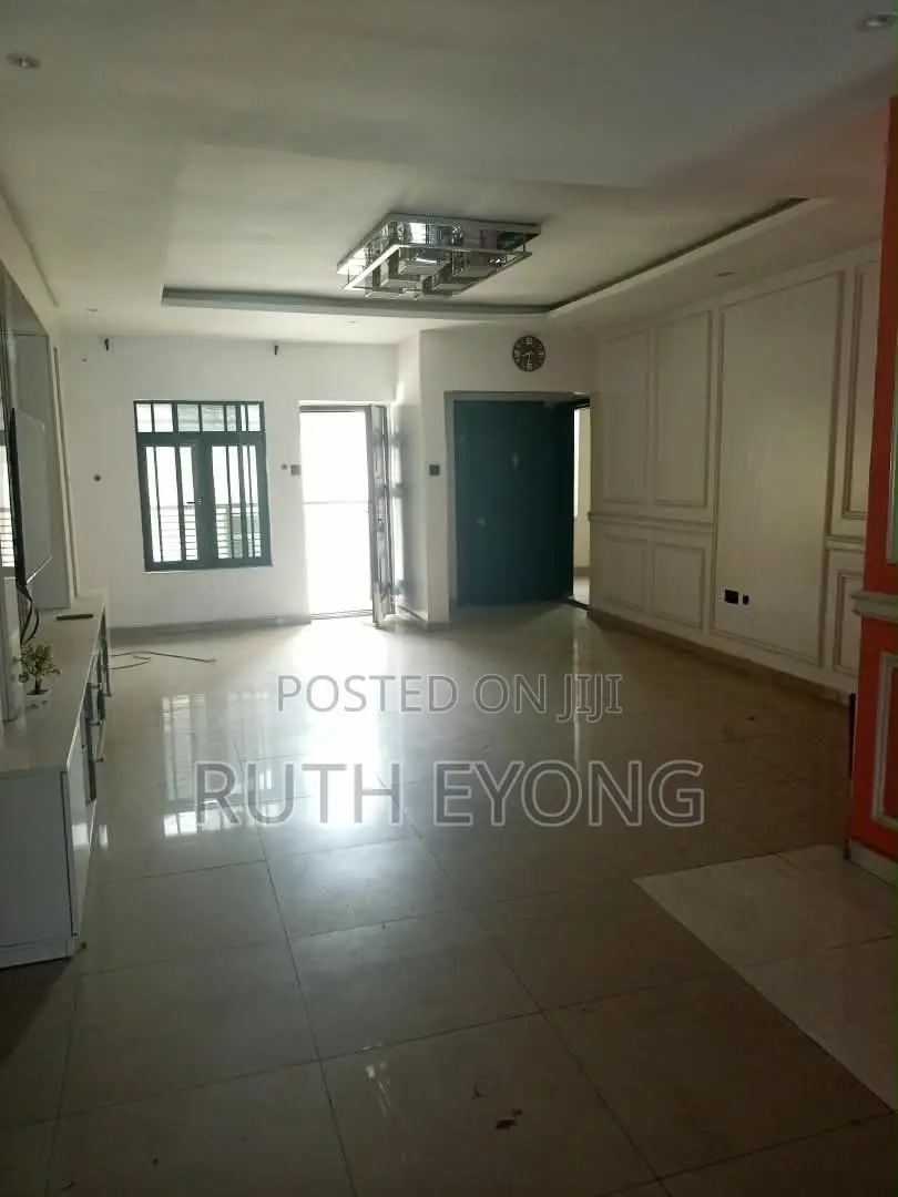 3bdrm Bedsitter in Lekki Phase 1 for rent in Lekki Phase 1