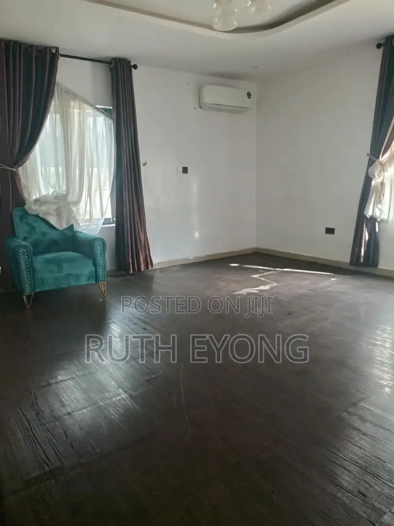 3bdrm Bedsitter in Lekki Phase 1 for rent in Lekki Phase 1