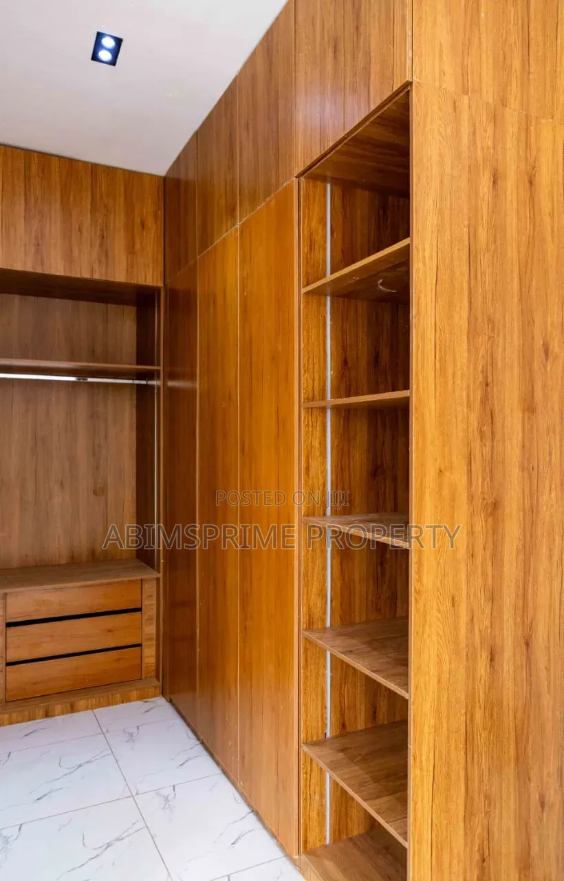 4bdrm Duplex in Darian Court, Lagos Island / Lagos Island for sale in Lagos Island / Lagos Island