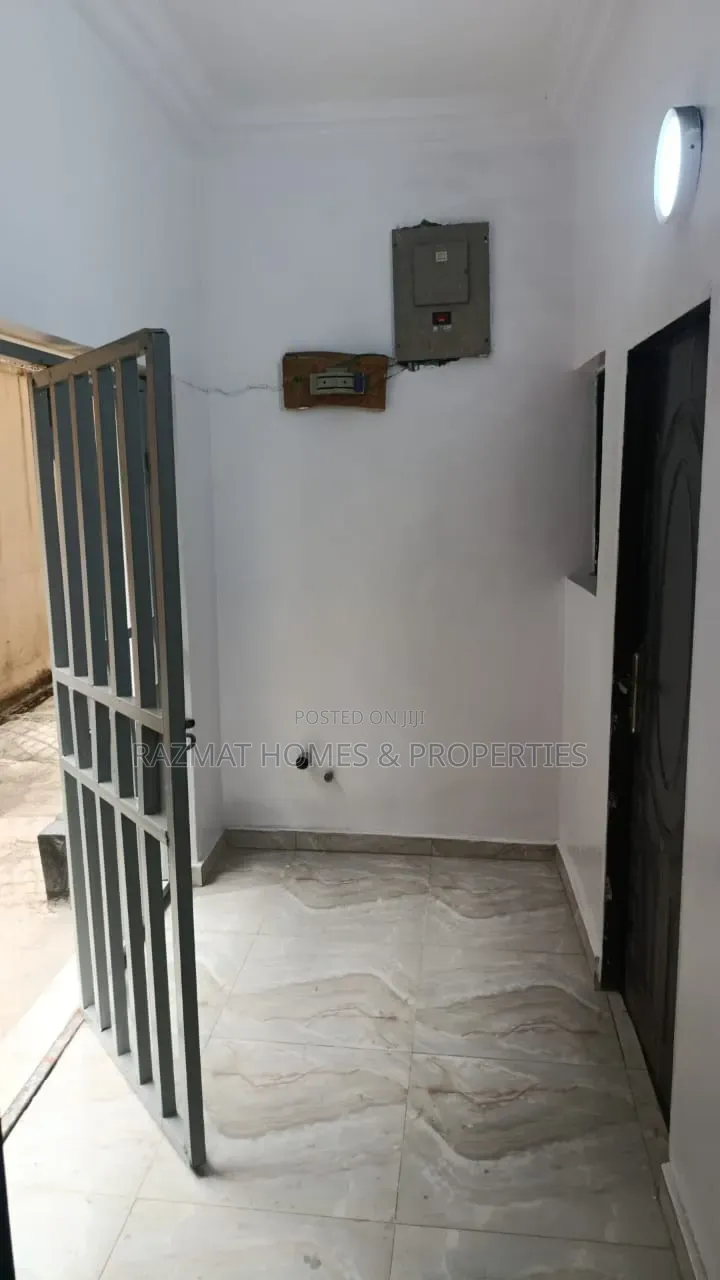 Mini Flat in Bode Thomas for rent in Bode Thomas