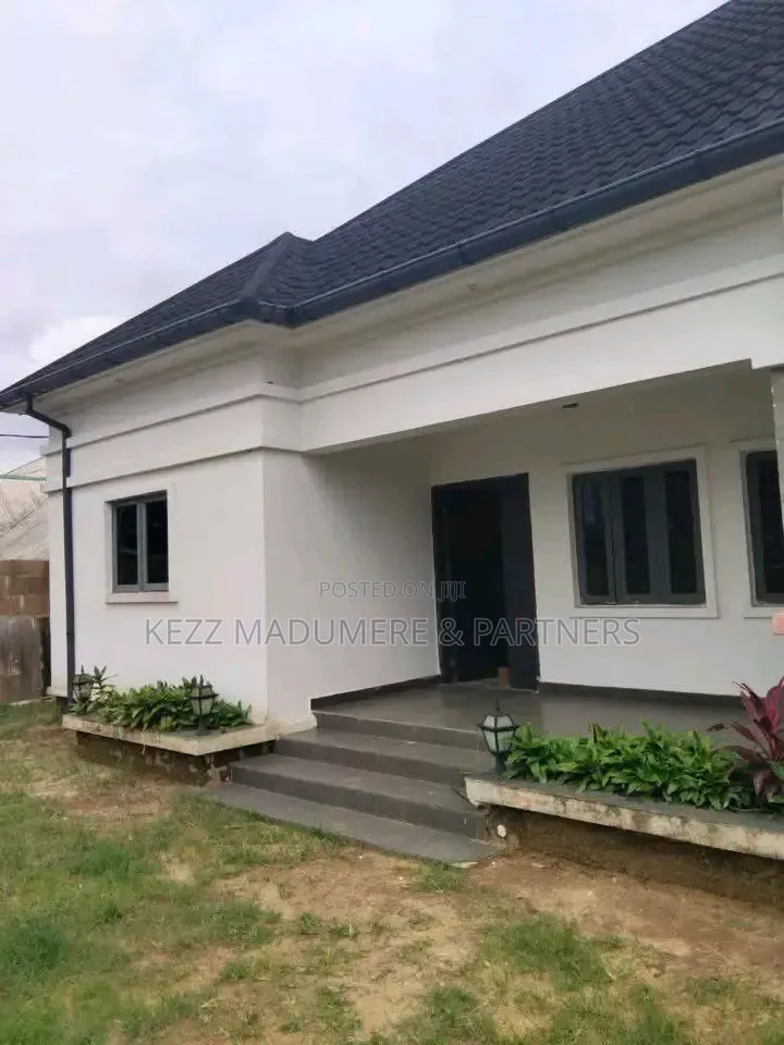 3bdrm Block of Flats in Nwaniba Road Uyo for rent in Uyo