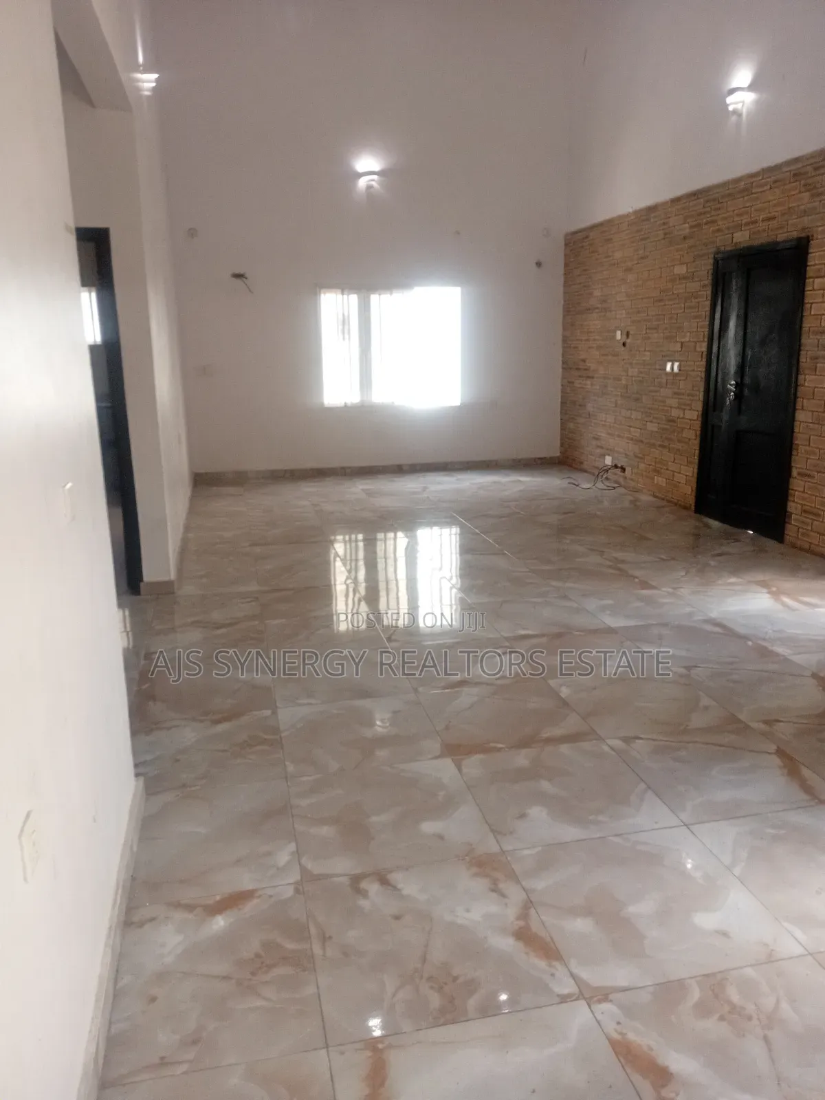 4bdrm Townhouse / Terrace in Osapa london for rent in Osapa london