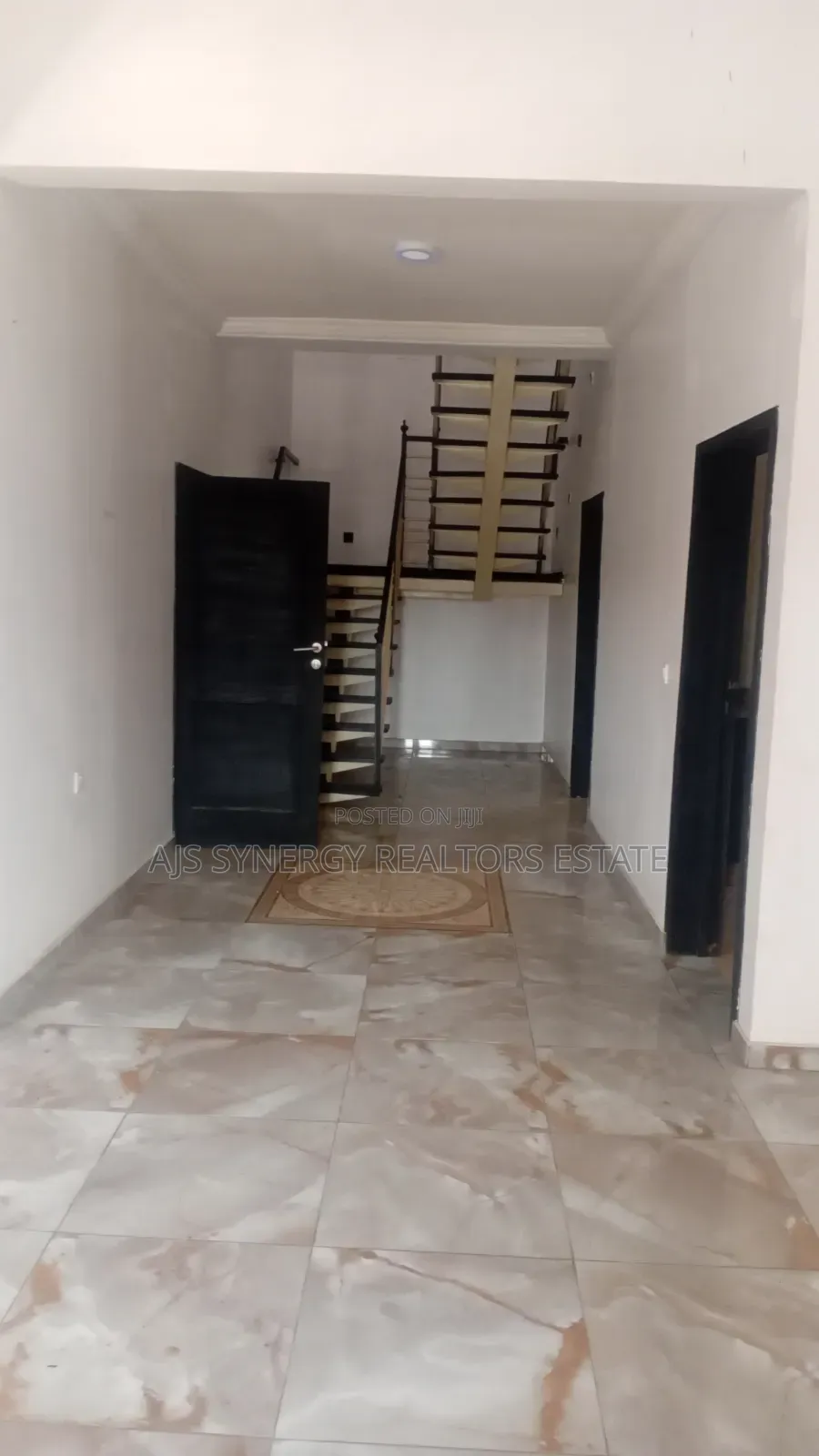 4bdrm Townhouse / Terrace in Osapa london for rent in Osapa london