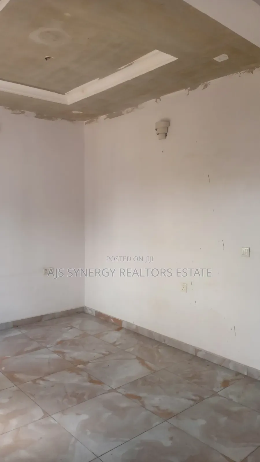 4bdrm Townhouse / Terrace in Osapa london for rent in Osapa london