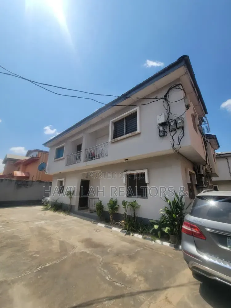 12bdrm Duplex in Okota for sale in Okota