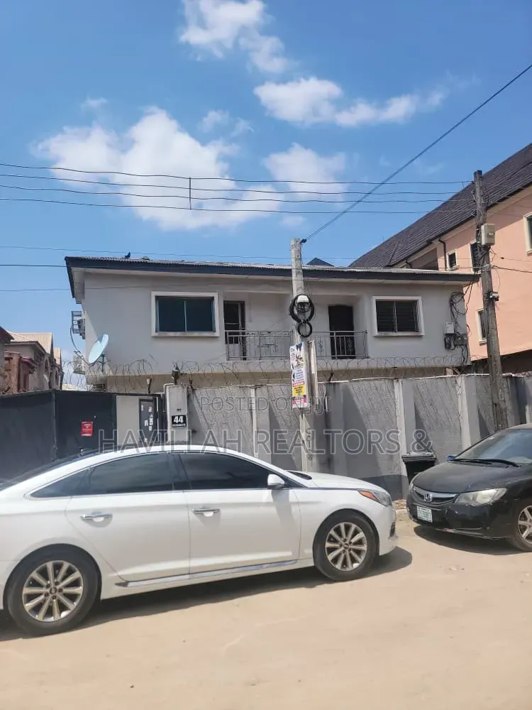 12bdrm Duplex in Okota for sale in Okota