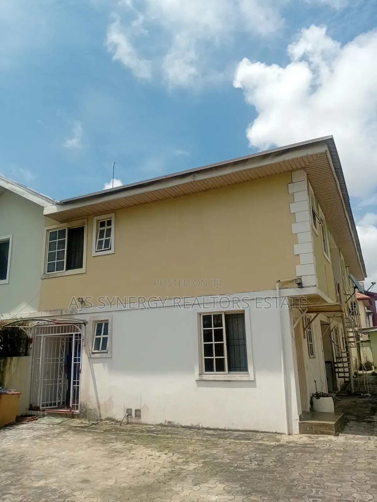 3bdrm Duplex in Lekki Phase 1 for rent in Lekki Phase 1
