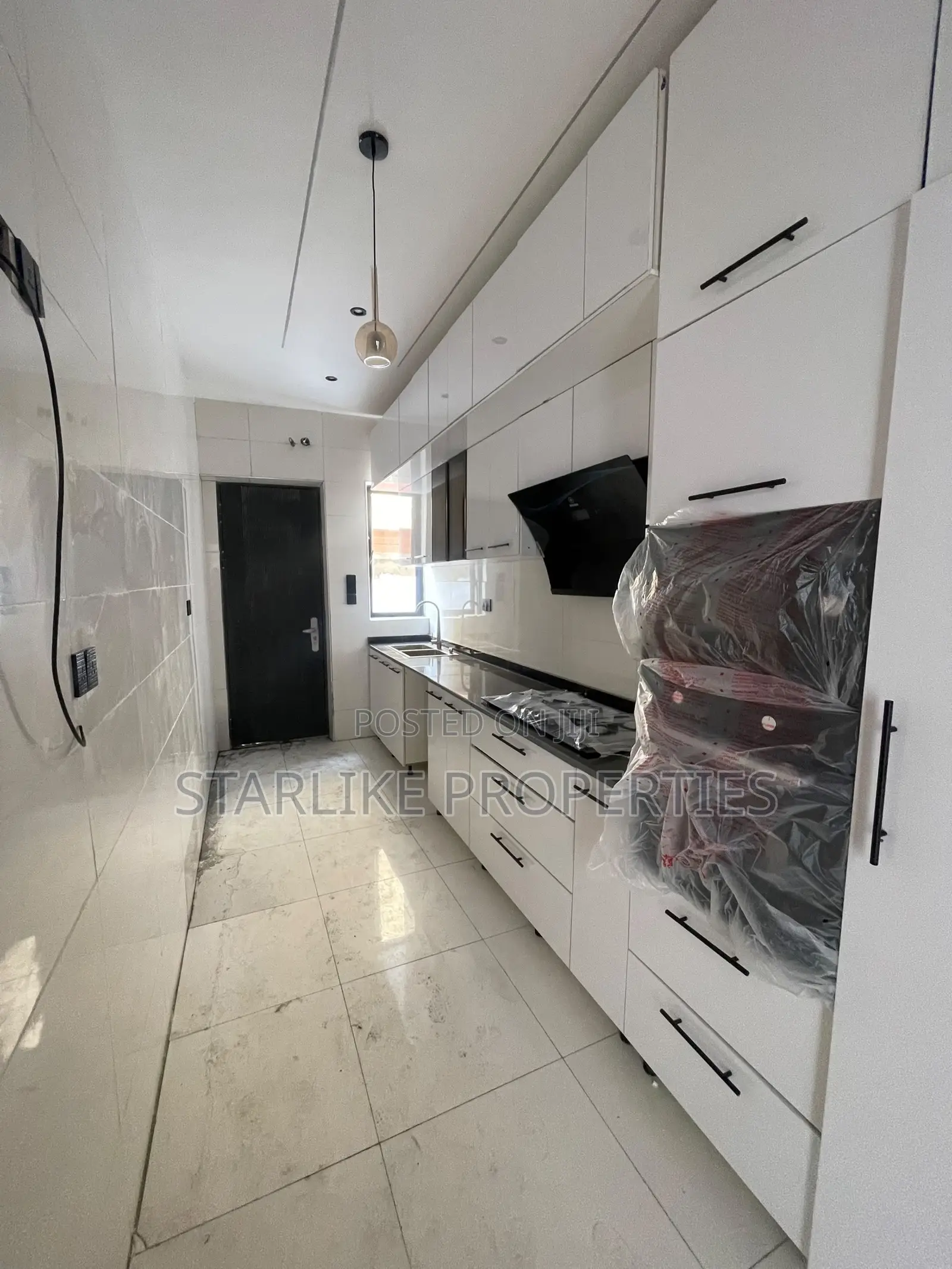 3bdrm Duplex in Lekki Phase 2 for sale in Lekki Phase 2