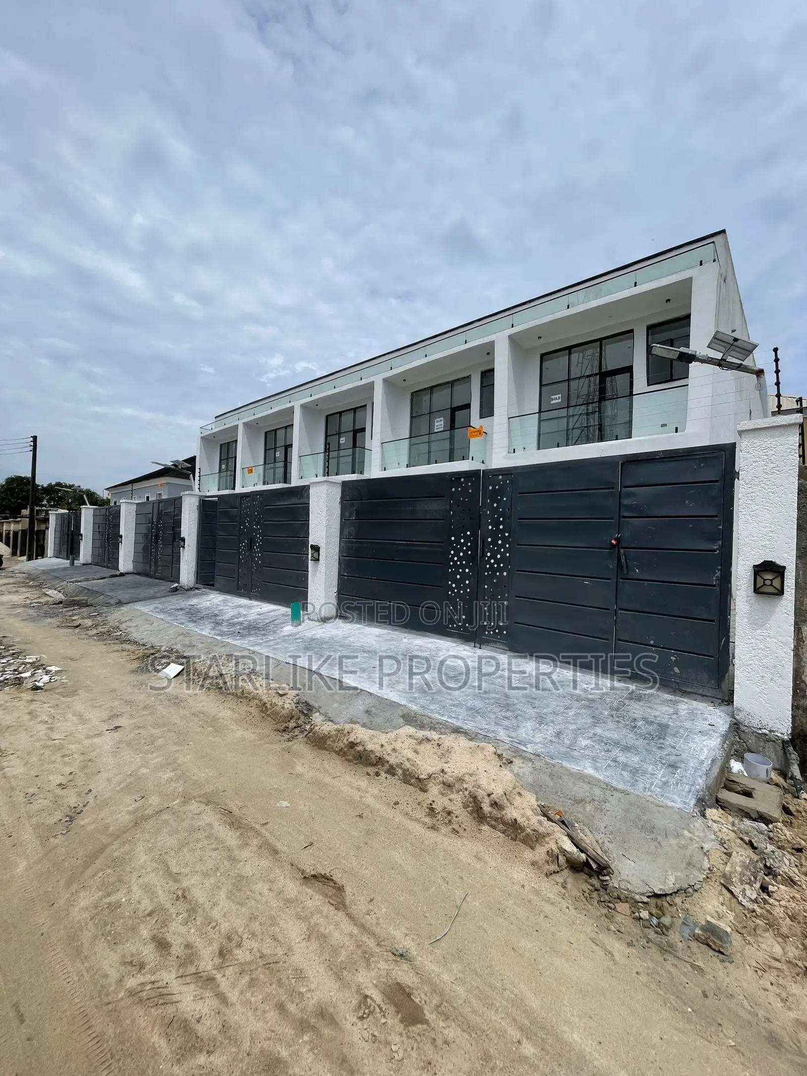 3bdrm Duplex in Lekki Phase 2 for sale in Lekki Phase 2