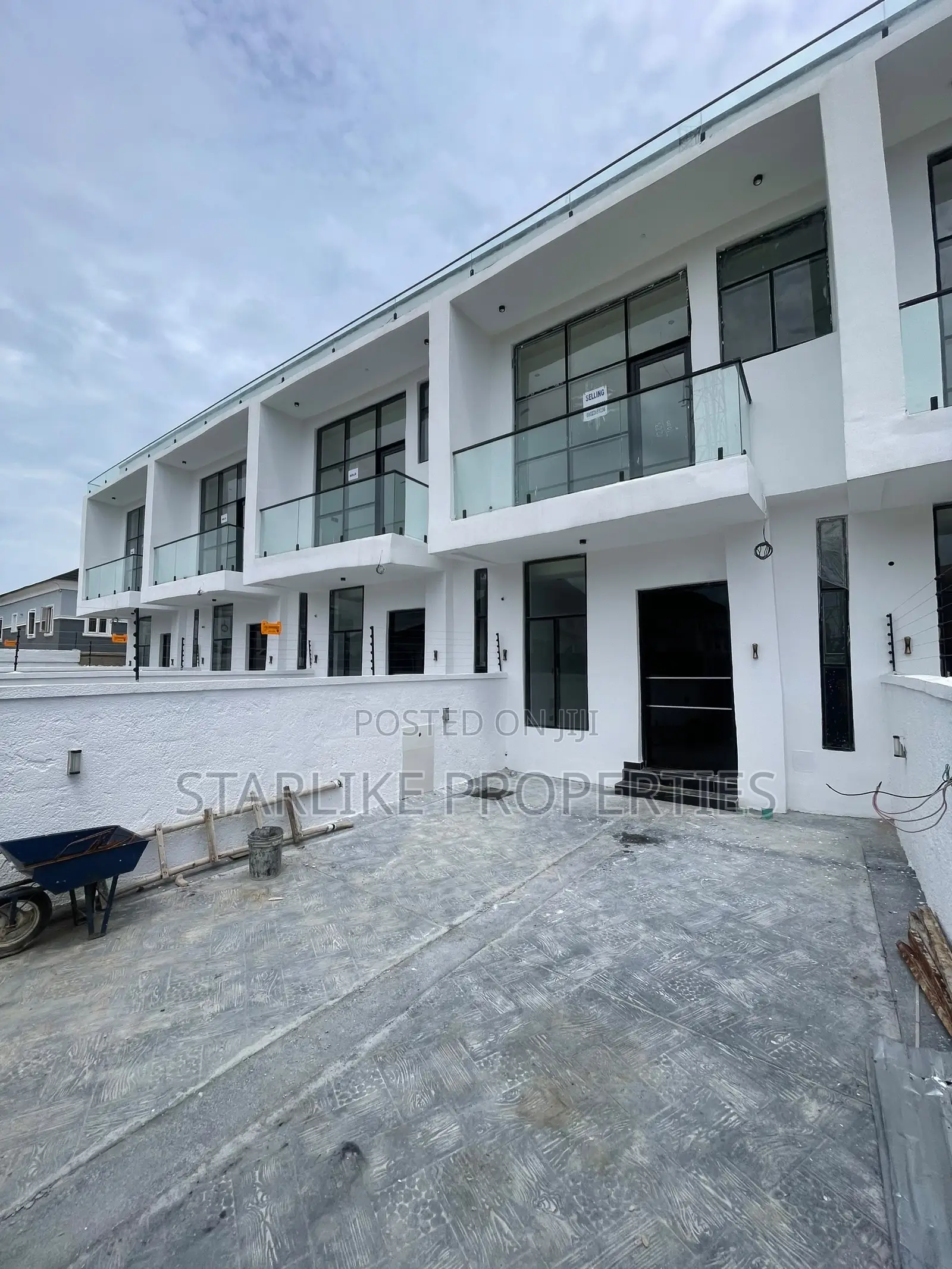 3bdrm Duplex in Lekki Phase 2 for sale in Lekki Phase 2