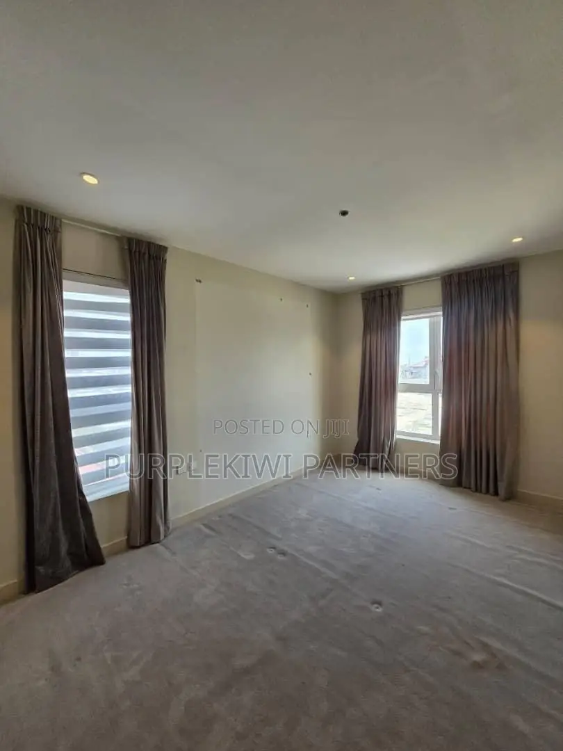 2bdrm Apartment in Bluewater Apartment, Victoria Island Extension in Victoria Island Extension