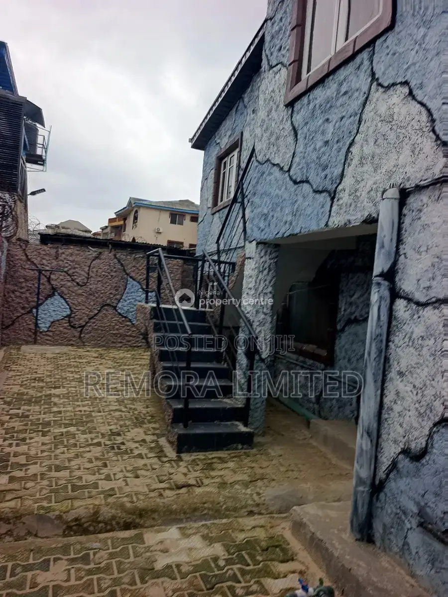 3bdrm Block of Flats in Omole Phase 1 for sale in Omole Phase 1