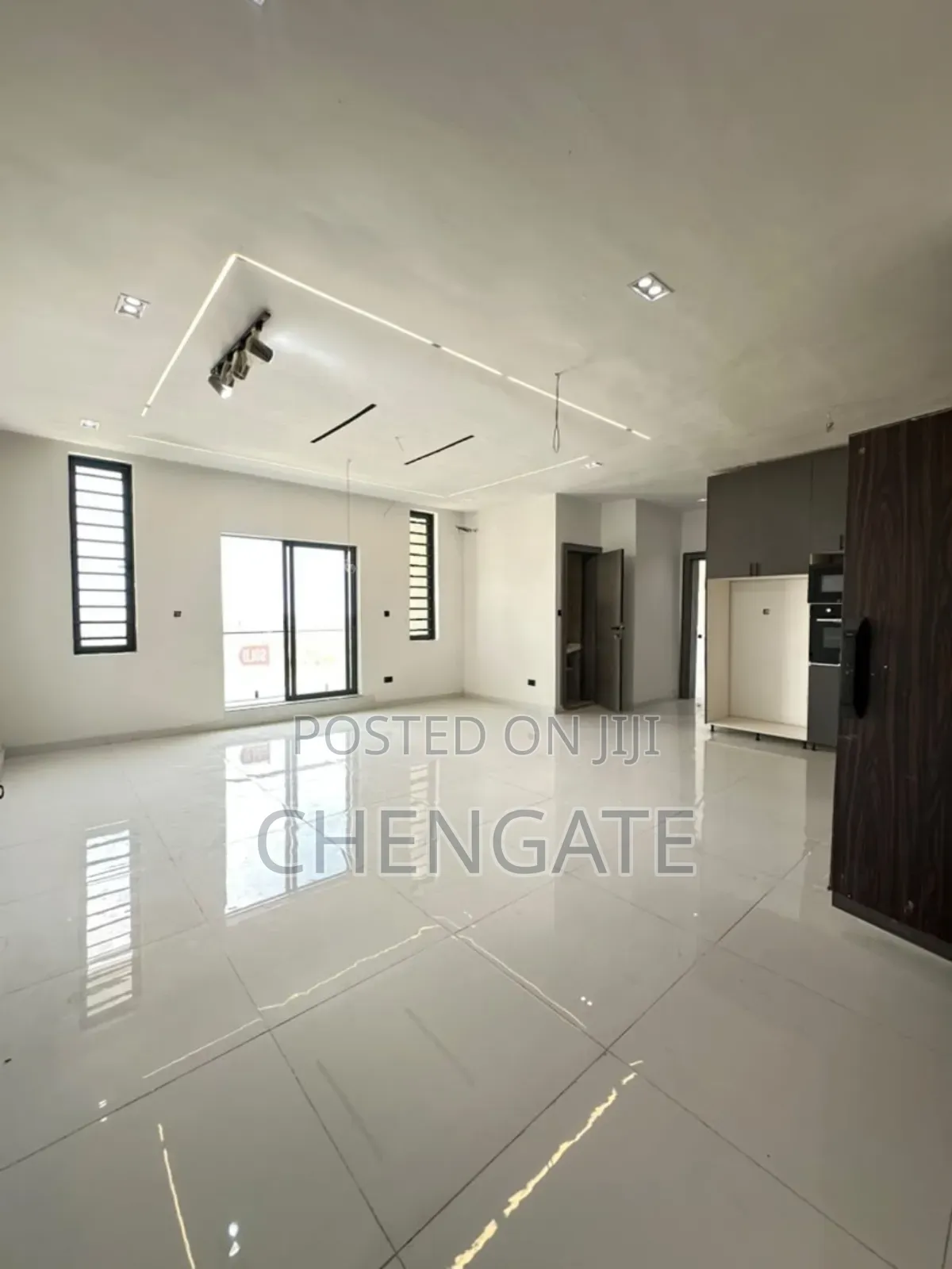 3bdrm Penthouse in Ikate for sale in Ikate