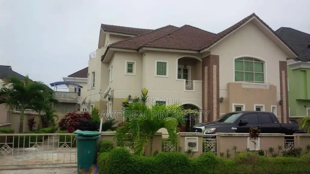Furnished 5bdrm Apartment in Carlton Gate Estate, Chevron for sale in Chevron