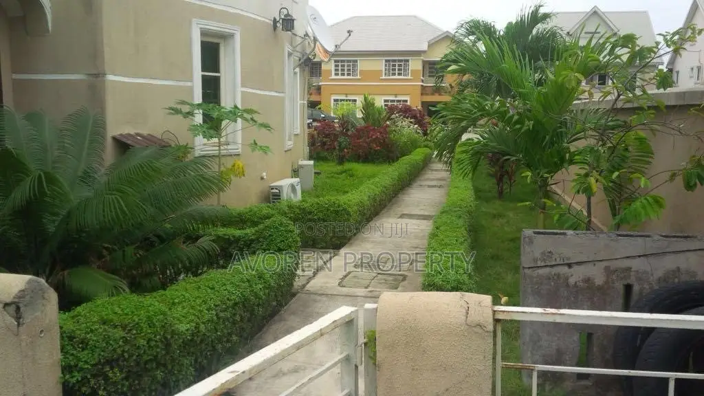 Furnished 5bdrm Apartment in Carlton Gate Estate, Chevron for sale in Chevron