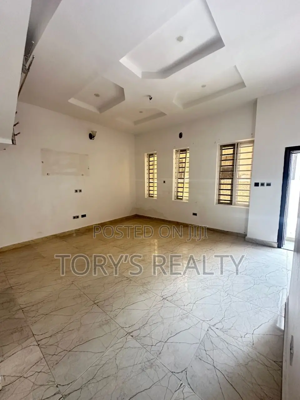 4bdrm Duplex in Lekki Phase 2 for sale in Lekki Phase 2