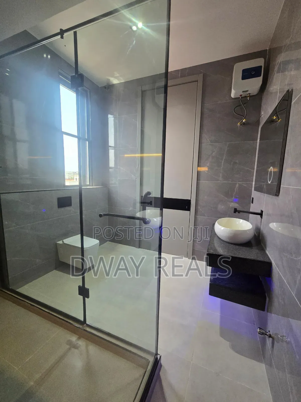 5bdrm Duplex in Lekki Phase 1 for sale in Lekki Phase 1