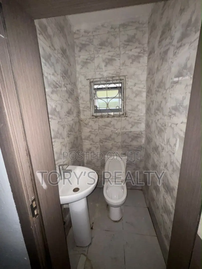 2bdrm Apartment in Lekki Phase 2 for rent in Lekki Phase 2