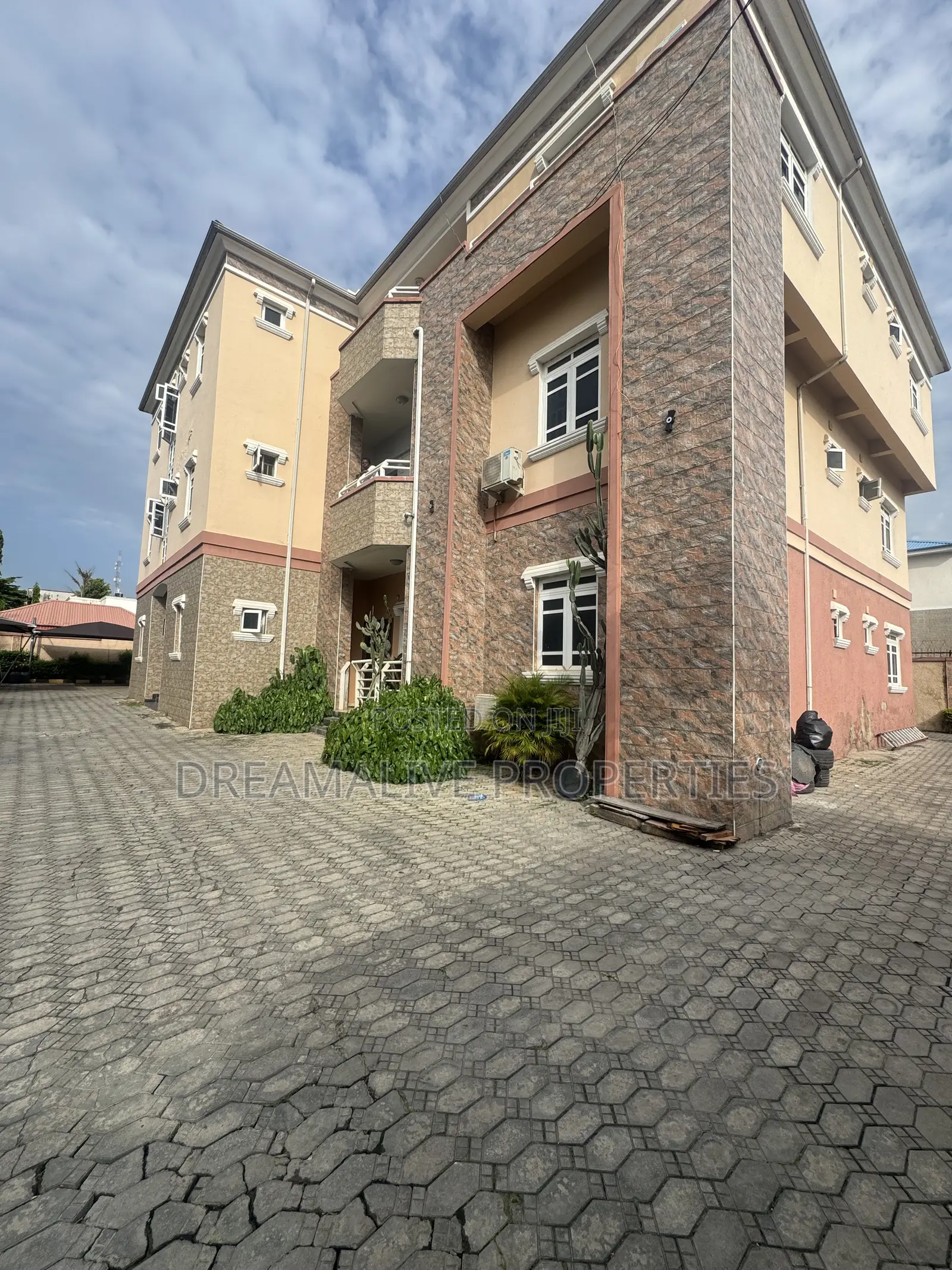 3bdrm Apartment in Wuse 2 for rent in Wuse 2