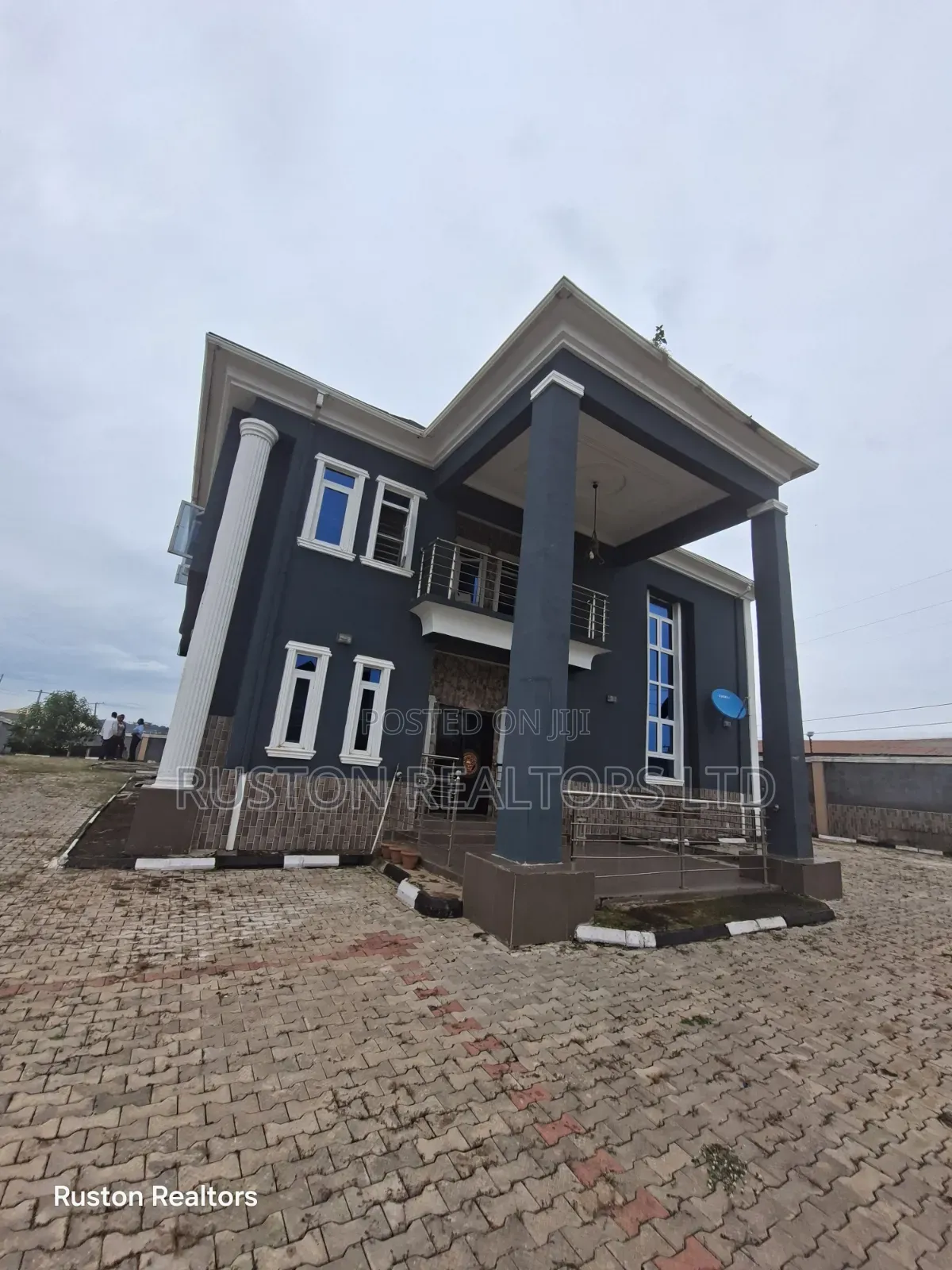 6bdrm Duplex in Akala Express for sale in Akala Express