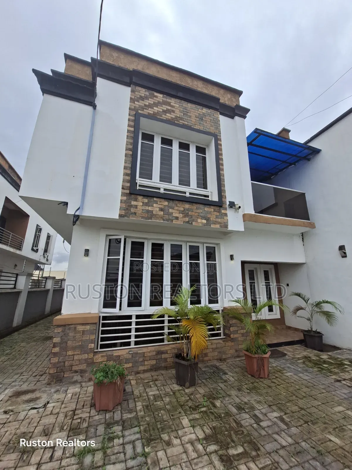 Furnished 5bdrm Duplex in Carlton Gate Estate, Akobo for rent in Akobo