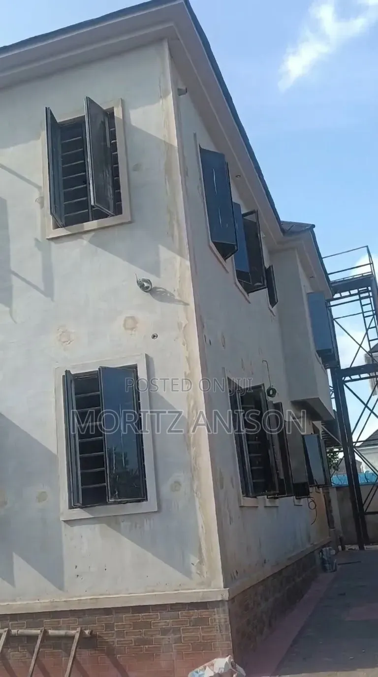 4bdrm Duplex in New Gra., Enugu for sale in Enugu