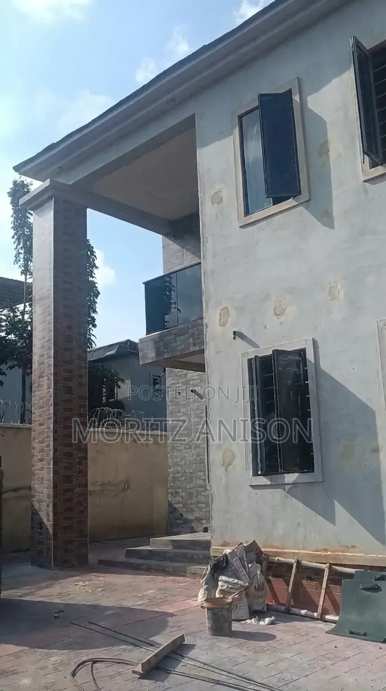 4bdrm Duplex in New Gra., Enugu for sale in Enugu