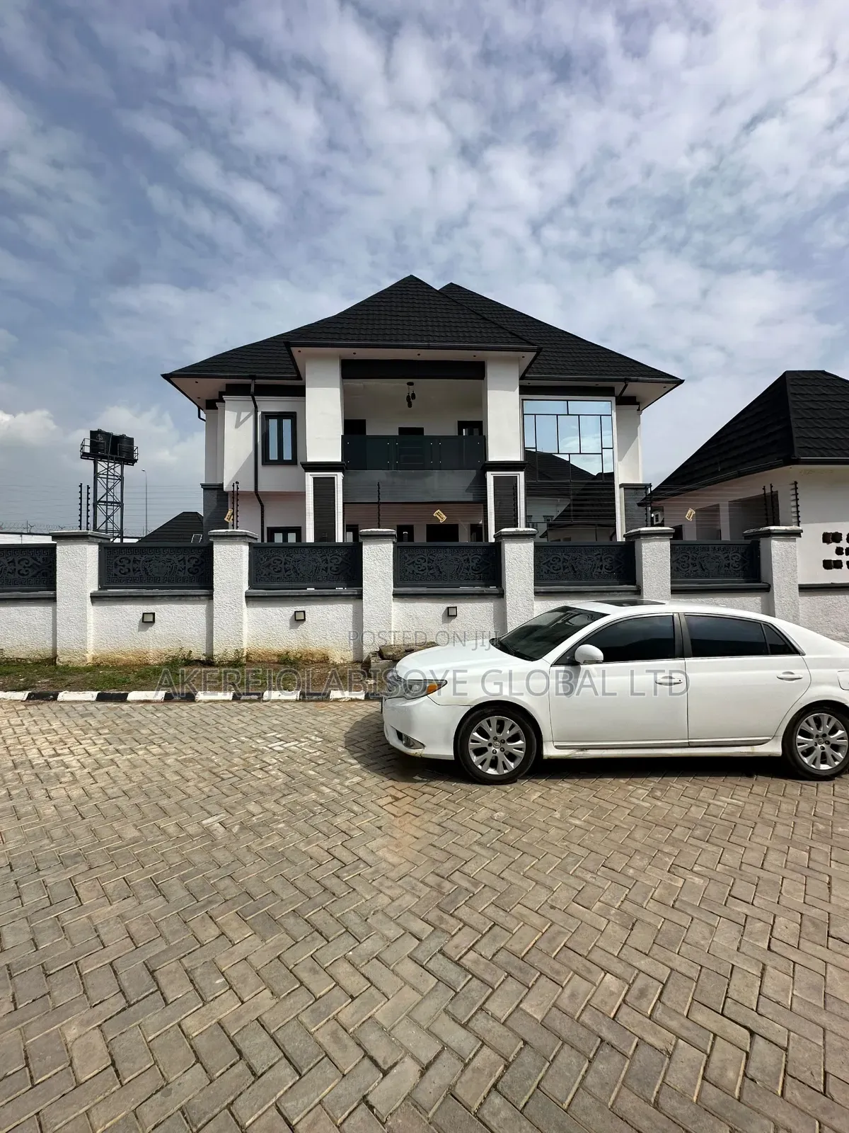 5bdrm Duplex in Efab Metropolis, Dape for sale in Dape