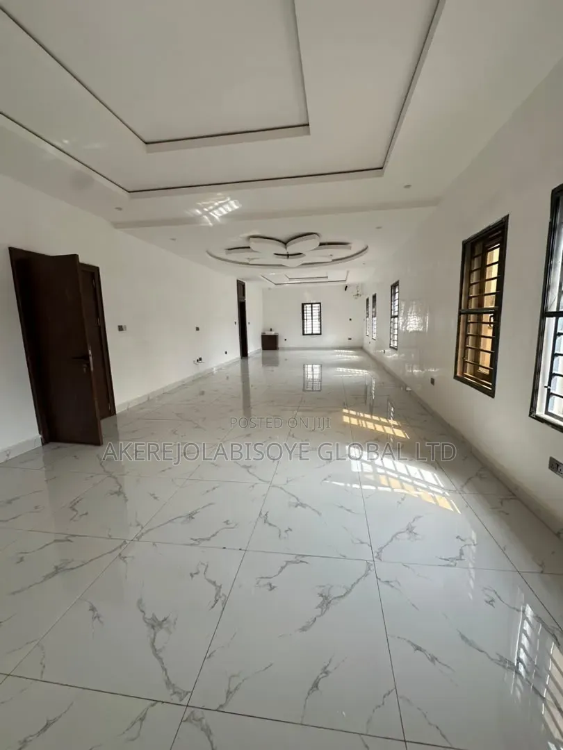 5bdrm Duplex in Efab Metropolis, Dape for sale in Dape