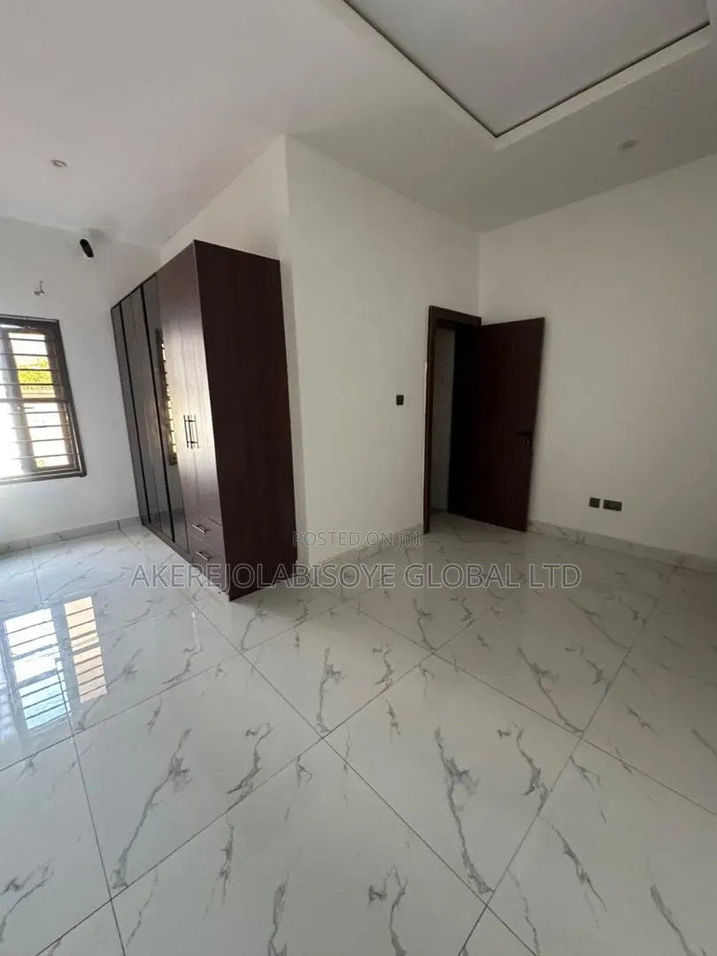 5bdrm Duplex in Efab Metropolis, Dape for sale in Dape