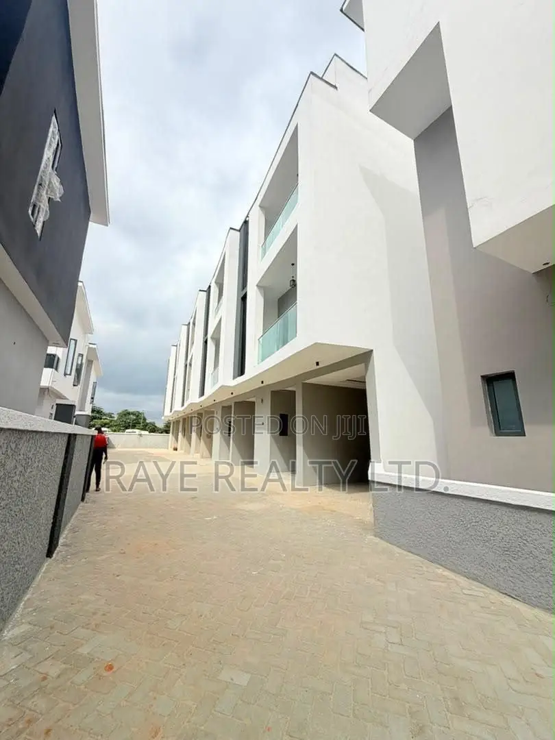 4bdrm Duplex in Ogudu GRA for sale in Ogudu GRA