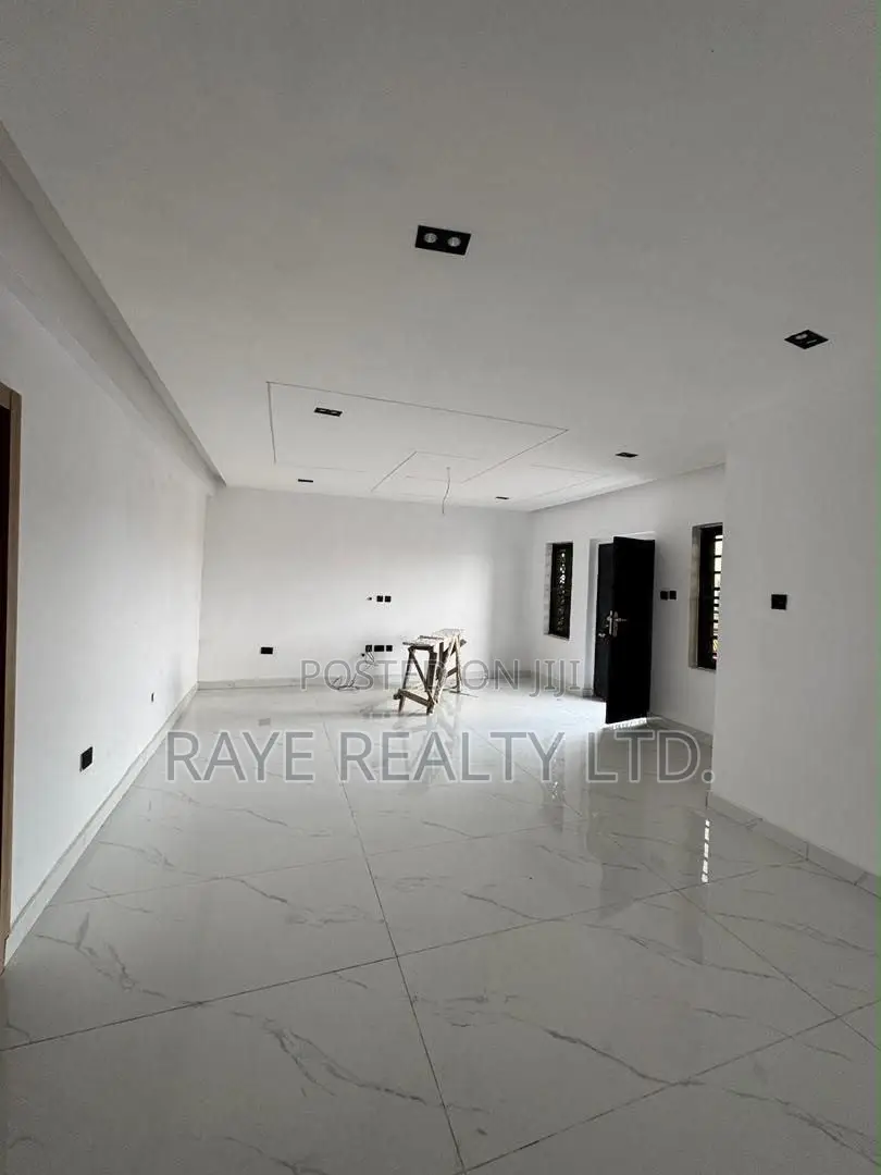 3bdrm Apartment in Yaba for sale in Yaba