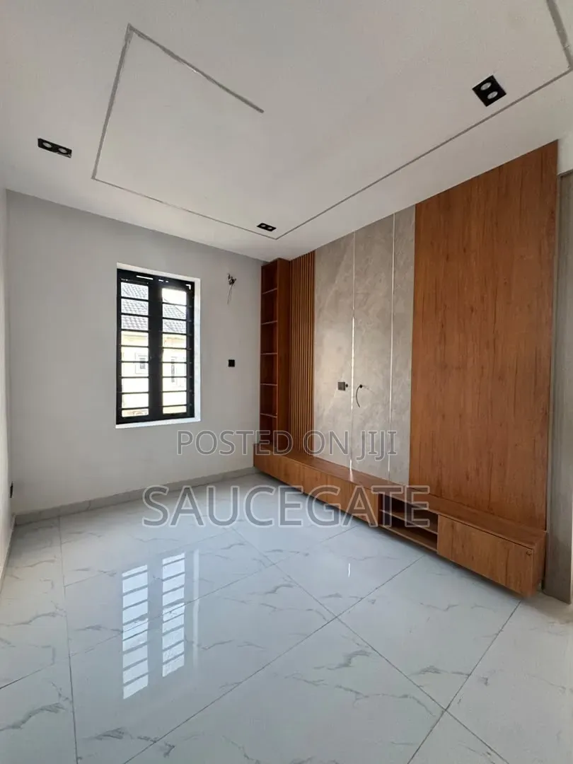 Furnished 1bdrm Apartment in Ikota for rent in Ikota