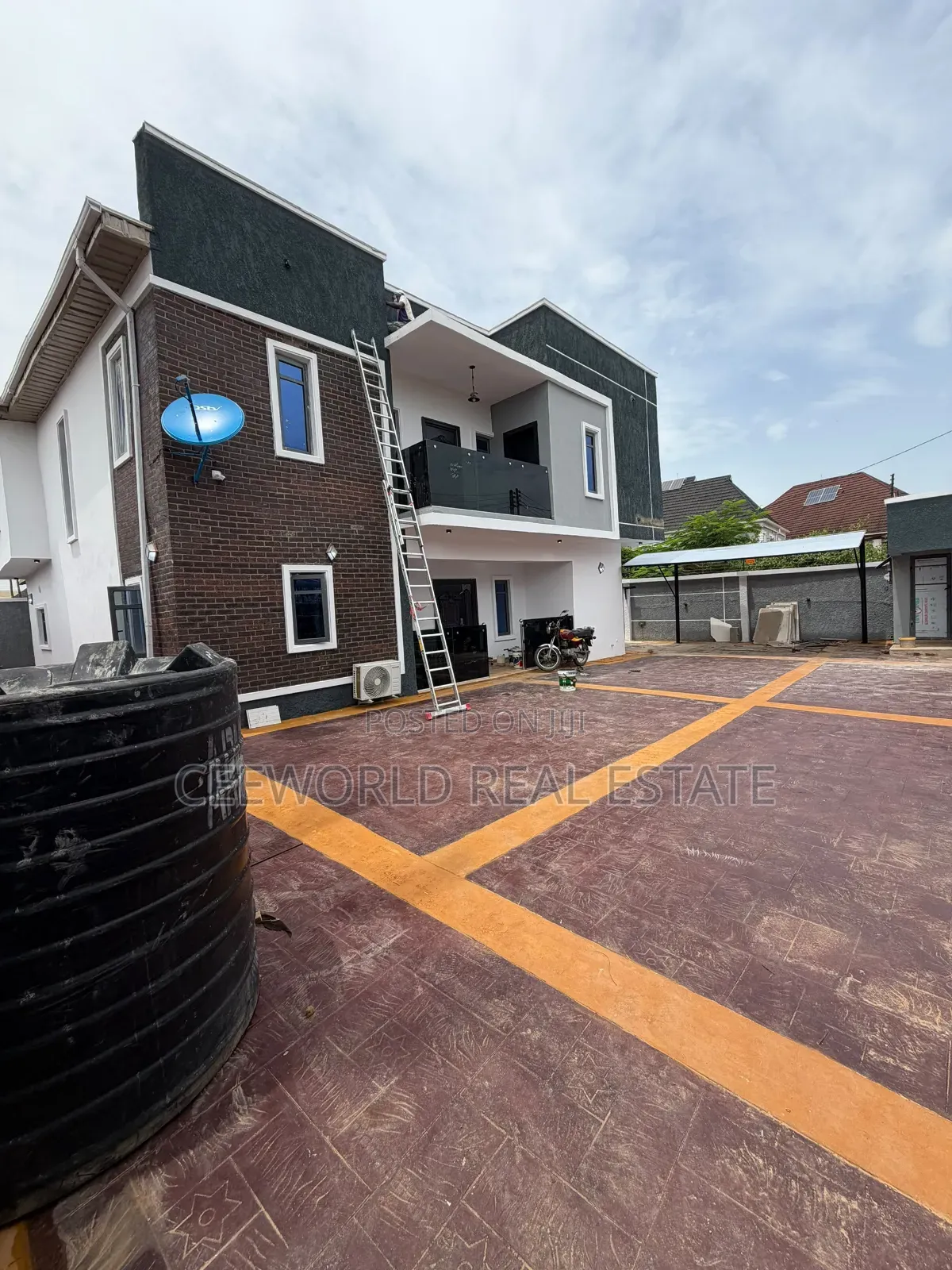4bdrm Duplex in Temidire Estate for sale in Ologuneru