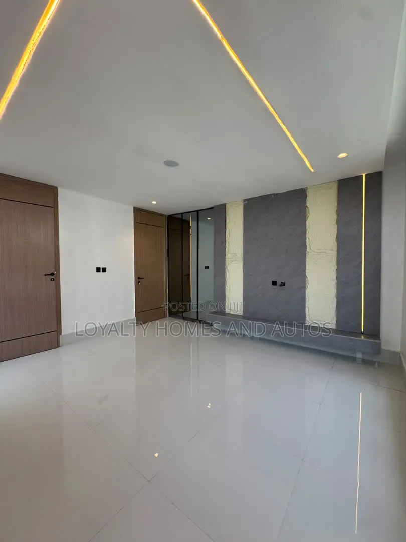 4bdrm Duplex in Omole Phase 2 for sale in Omole Phase 2