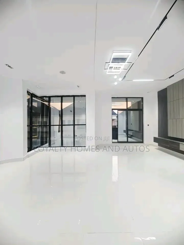 4bdrm Duplex in Omole Phase 2 for sale in Omole Phase 2