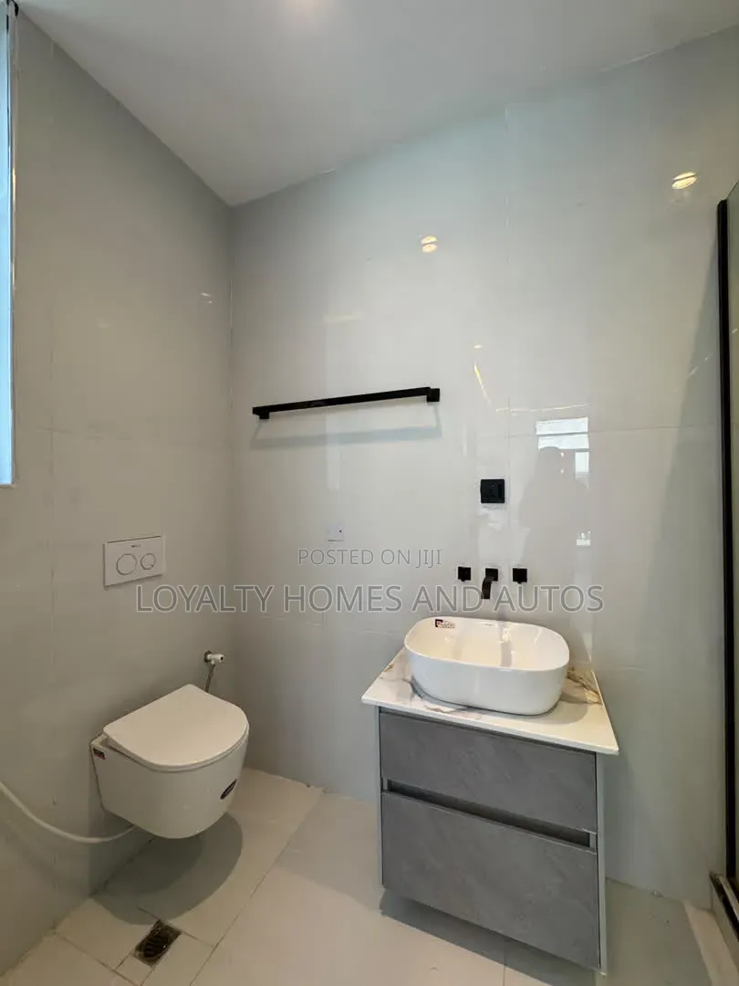 4bdrm Duplex in Omole Phase 2 for sale in Omole Phase 2