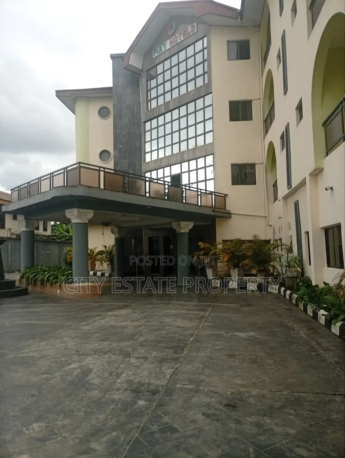 International Standard Hotel for Sale in Orazi Off GRA Portharcourt in GRA Phase 2 / Port-Harcourt