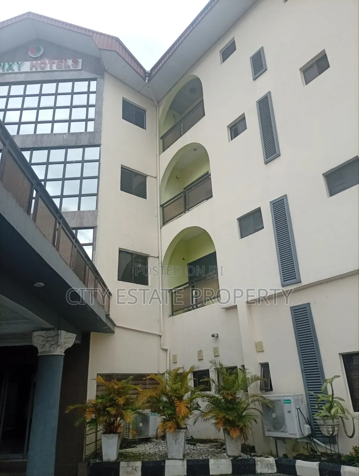 International Standard Hotel for Sale in Orazi Off GRA Portharcourt in GRA Phase 2 / Port-Harcourt