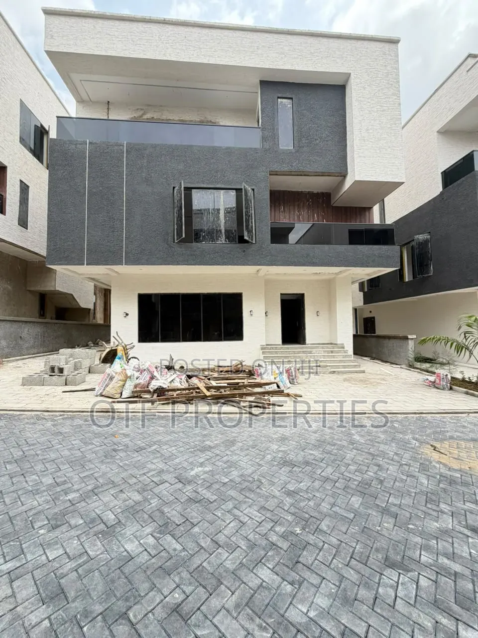 5bdrm Duplex in Utako for sale in Utako