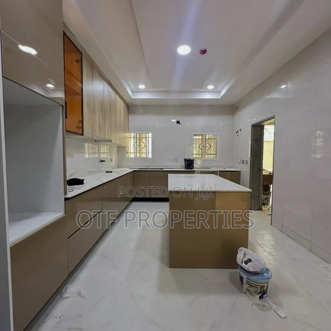4bdrm Duplex in Utako for sale in Utako