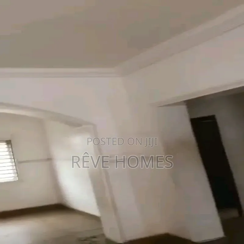 3bdrm Block of Flats in Soluyi for rent in Soluyi